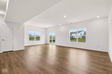Living - 1549 Pebble Beach Dr, Pendleton, IN 46064 photo 5 of 5