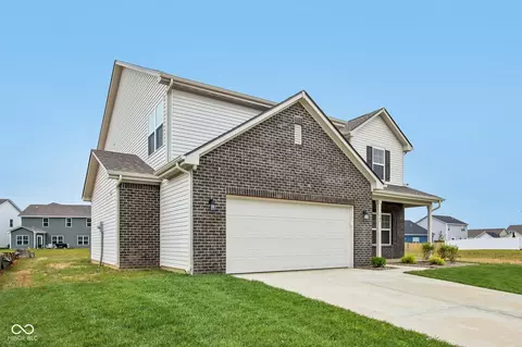Exterior - 1549 Pebble Beach Dr, Pendleton, IN 46064 photo 3 of 6
