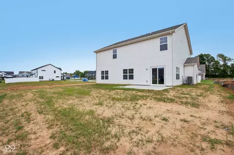 Exterior - 1549 Pebble Beach Dr, Pendleton, IN 46064 photo 4 of 6