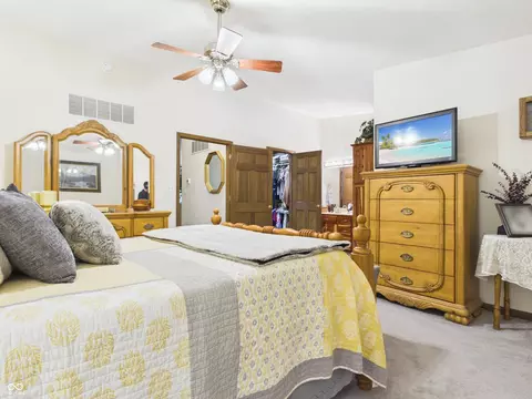 Bedroom - 8052 E Ash Rd, Bloomfield, IN 47424 photo 5 of 5