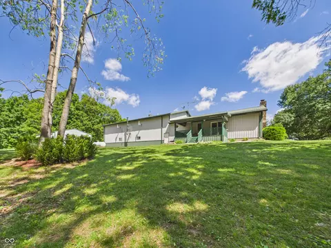 Exterior - 8052 E Ash Rd, Bloomfield, IN 47424 photo 3 of 15