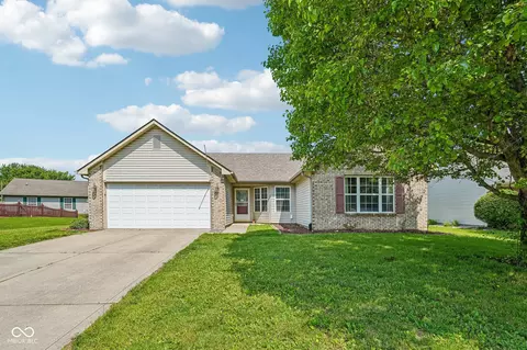872 Franklin Lakes Blvd, Franklin, IN 46131