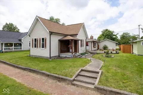 885 S 11th St, Noblesville, IN 46060