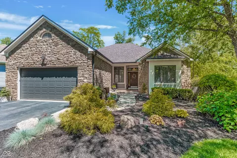 8061 Middle Bay Ln, Indianapolis, IN 46236