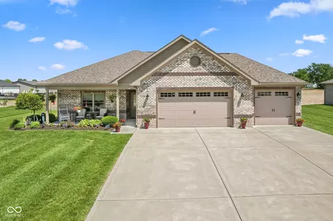 10049 N Mill Run Dr, Monrovia, IN 46157