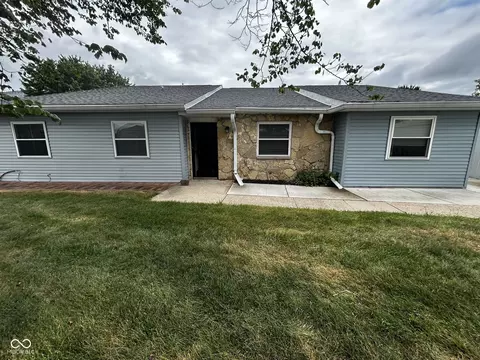 2735 Prosperity Dr, Columbus, IN 47201