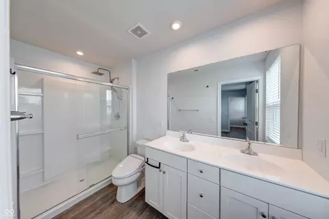 Bath - 9758 Oak Grove Dr, Pendleton, IN 46064 photo 1 of 3