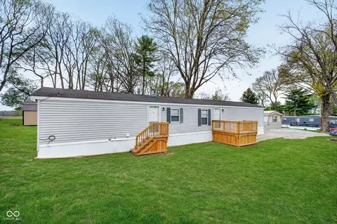 48 Echo Lake W Dr, Mooresville, IN 46158