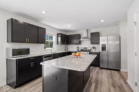 Kitchen - 9760 Oakgrove Dr, Pendleton, IN 46064 photo 1 of 7