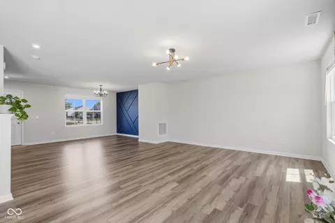 Living - 9760 Oakgrove Dr, Pendleton, IN 46064 photo 6 of 6