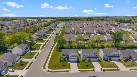 View/Area - 9760 Oakgrove Dr, Pendleton, IN 46064 photo 5 of 16