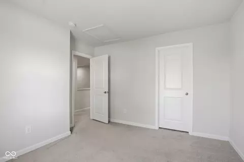 Bedroom - 9760 Oakgrove Dr, Pendleton, IN 46064 photo 14 of 17