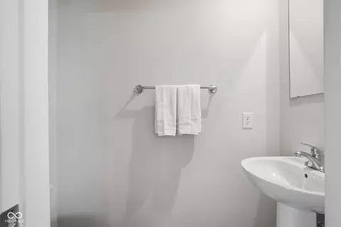 Bath - 9760 Oakgrove Dr, Pendleton, IN 46064 photo 1 of 6