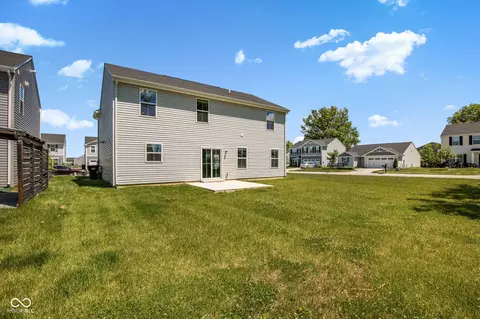 Exterior - 9760 Oakgrove Dr, Pendleton, IN 46064 photo 4 of 9