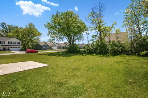 Exterior - 9760 Oakgrove Dr, Pendleton, IN 46064 photo 3 of 9
