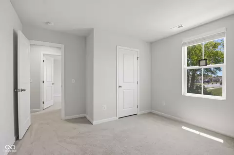 Bedroom - 9760 Oakgrove Dr, Pendleton, IN 46064 photo 10 of 17