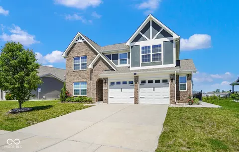 992 Cherry Tree Ln, Greenwood, IN 46143