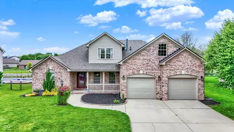 8232 Meadow Bend Dr, Indianapolis, IN 46259