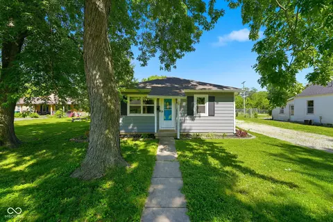 305 N East St, Plainfield, IN 46168