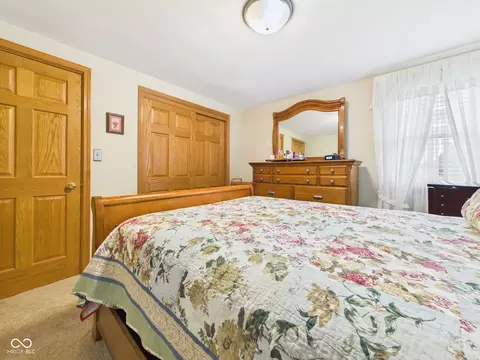 Bedroom - 900 Maple St, Middletown, IN 47356 photo 5 of 9