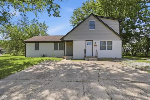 1280 Stonegate Rd, Greenwood, IN 46142