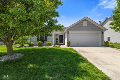 15119 Smarty Jones Dr, Noblesville, IN 46060