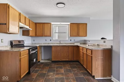 Kitchen - 1914 E Werges Ave, Indianapolis, IN 46237 photo 1 of 3