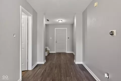 Entry Way - 1914 E Werges Ave, Indianapolis, IN 46237 photo 1 of 6