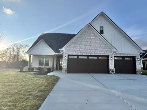 3550 S Meadows Ln, New Palestine, IN 46163