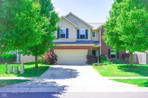 2356 Bridlewood Dr, Franklin, IN 46131