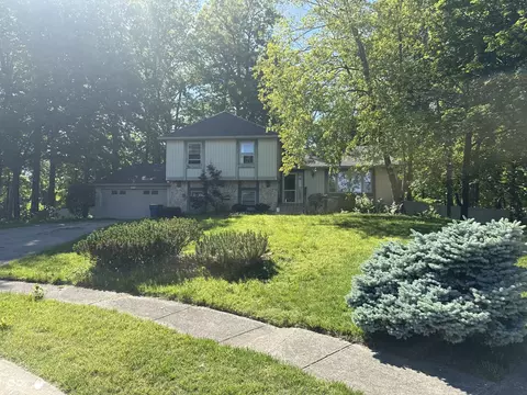 10676 Oakwood Ct, Carmel, IN 46033