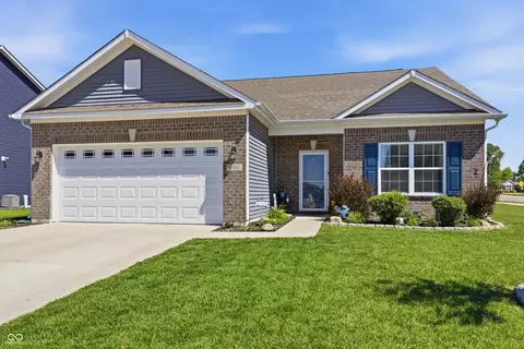 2332 Longleaf Ln, Greenfield, IN 46140