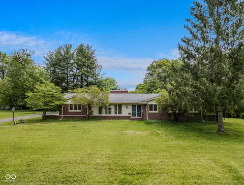 3233 Woodland Pkwy, Columbus, IN 47203