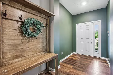 Entry Way - 6627 Mayapple Dr, Pendleton, IN 46064 photo 1 of 4