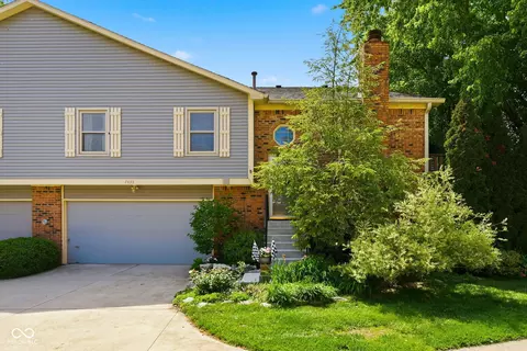 7455 Prairie Lake Dr, Indianapolis, IN 46256