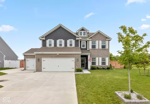 910 Borealis Dr, Franklin, IN 46131