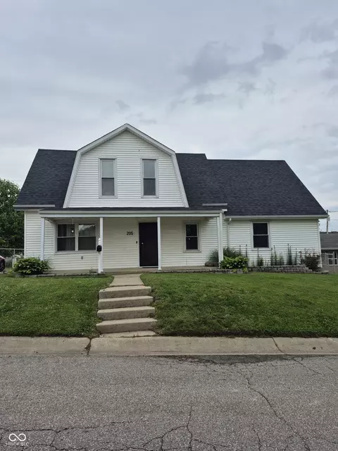 205 N Sugar St, Brownstown, IN 47220