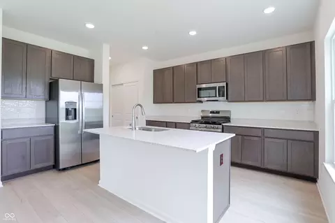 Kitchen - 8609 Meadowlands Ct, Plainfield, IN 46168 photo 1 of 5