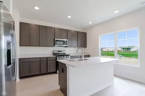 Kitchen - 8609 Meadowlands Ct, Plainfield, IN 46168 photo 3 of 5