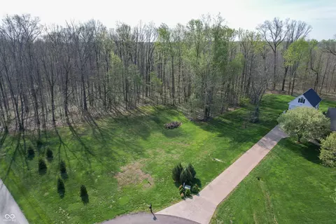 4844 Ariane Trl, Columbus, IN 47201