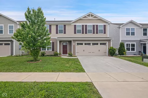 345 Campus Ln, Greenwood, IN 46143