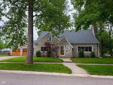 702 Crockett St, Covington, IN 47932