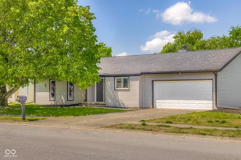 2694 Cedar Wood Dr, Columbus, IN 47203