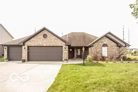 1213 Winston Ct, Greenwood, IN 46143