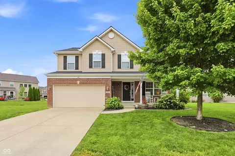6196 Eagle Lake Dr, Zionsville, IN 46077