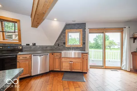 Kitchen - 7018 S 650 W, Pendleton, IN 46064 photo 3 of 4