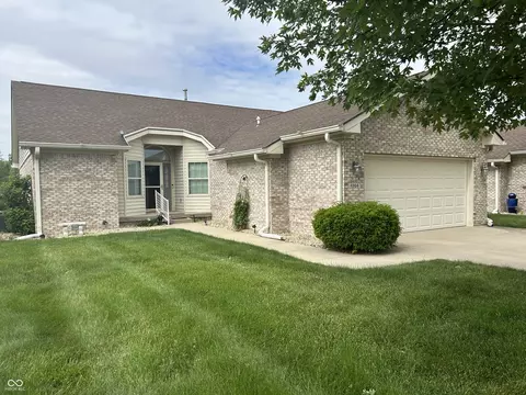 4964 W Cedar Cove Dr, New Palestine, IN 46163