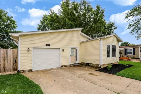 3193 Westpointe Dr, Franklin, IN 46131