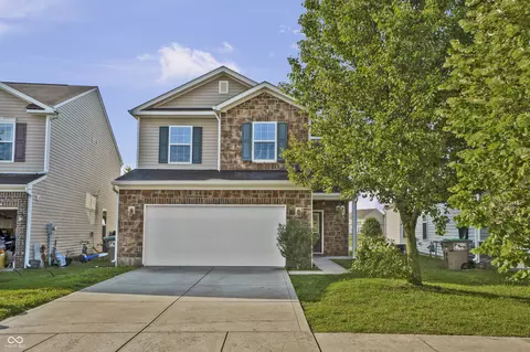 2273 Shadow Bend Dr, Columbus, IN 47201