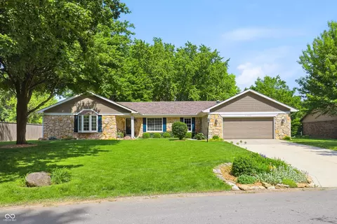 9689 Sycamore Rd, Carmel, IN 46032